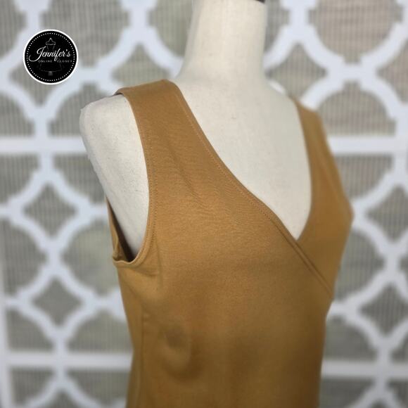 3/$25 Five Diamonds Deep Mustard V Neck Sleeveless Top Size Large - Picture 6 of 10